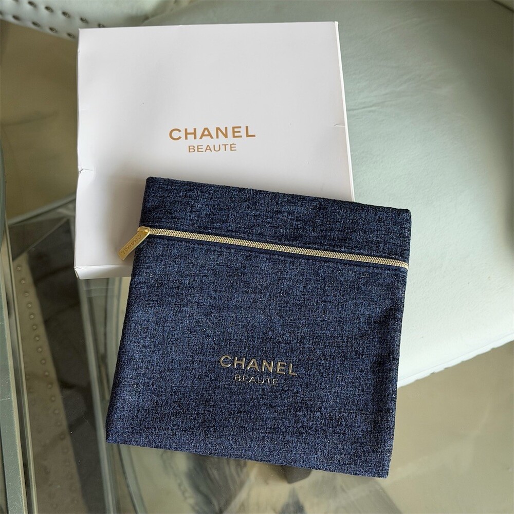 CHANEL Makeup Bag Navy Blue Gold Sparkle Tweed Gold Logo Zip - BNIB